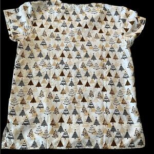 Wear For Care Christmas Scrub Top – Size Medium 🎄✨